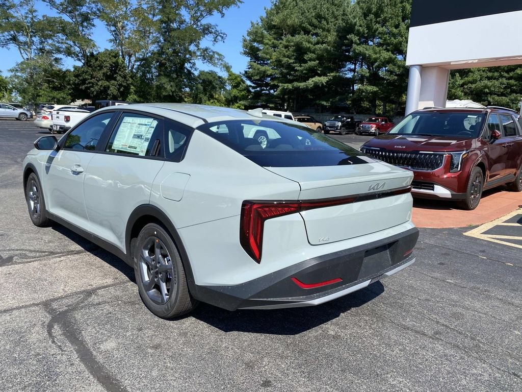 New 2026 Kia K4 FWD image 3