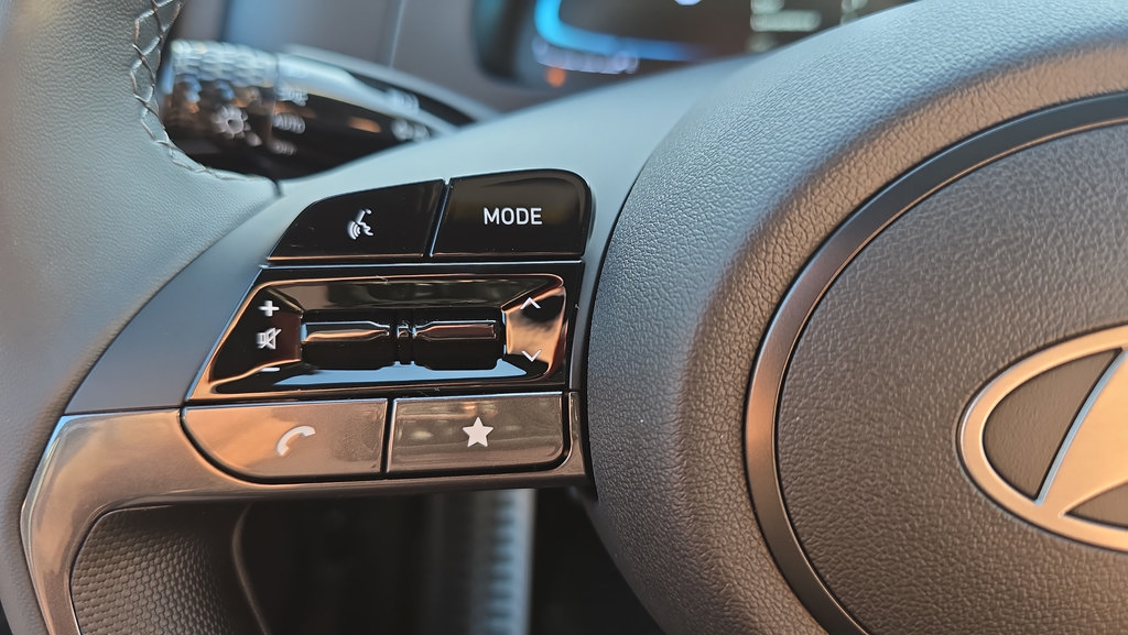 New 2026 Hyundai Elantra SEL Sport FWD image 25