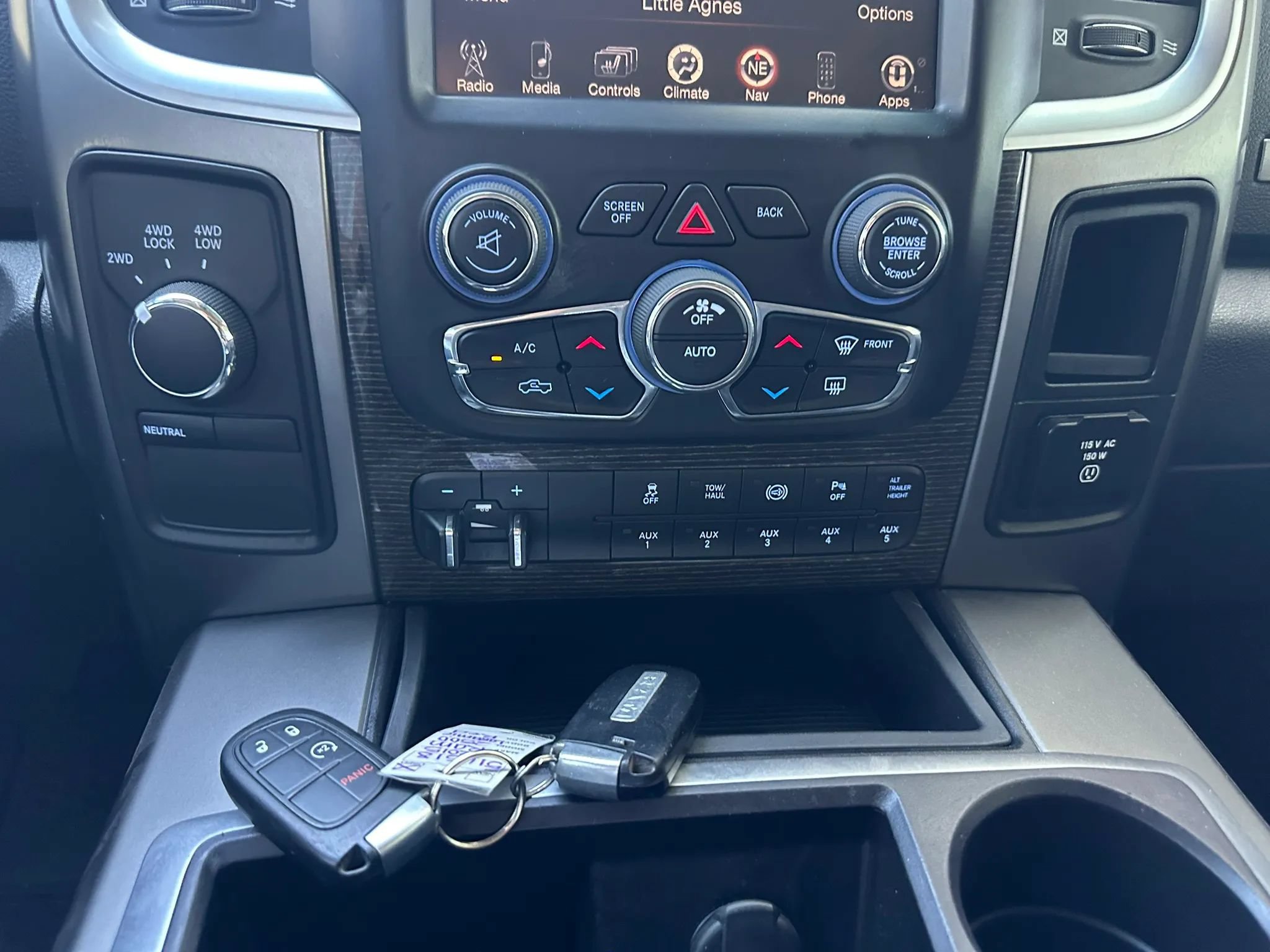 Used 2015 RAM 2500 Limited AWD/4WD image 43