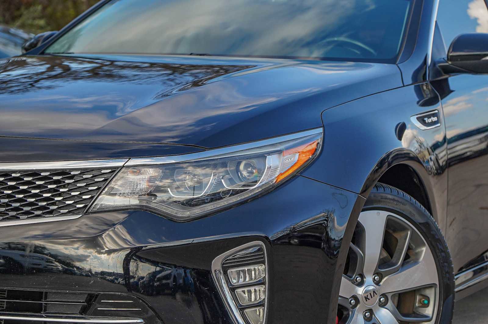 Used 2018 Kia Optima SX image 3