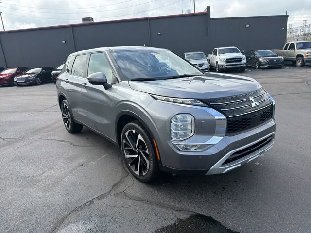 Used 2024 Mitsubishi Outlander SE