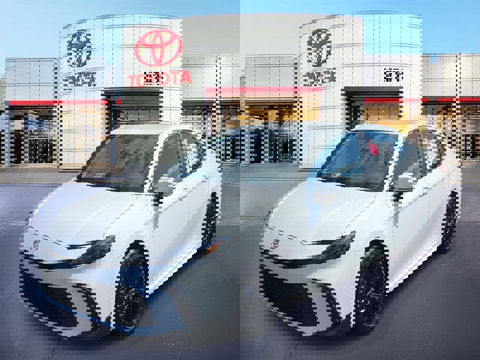 Used 2025 Toyota Camry SE w/ Convenience Package