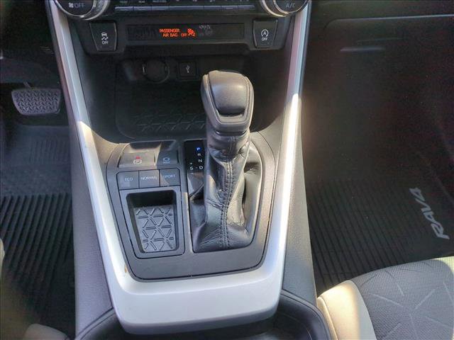 Used 2021 Toyota RAV4 XLE image 13