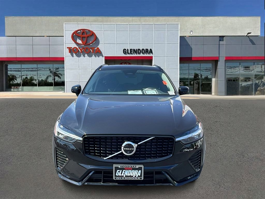 Used 2025 Volvo XC60 B5 Plus AWD/4WD image 8