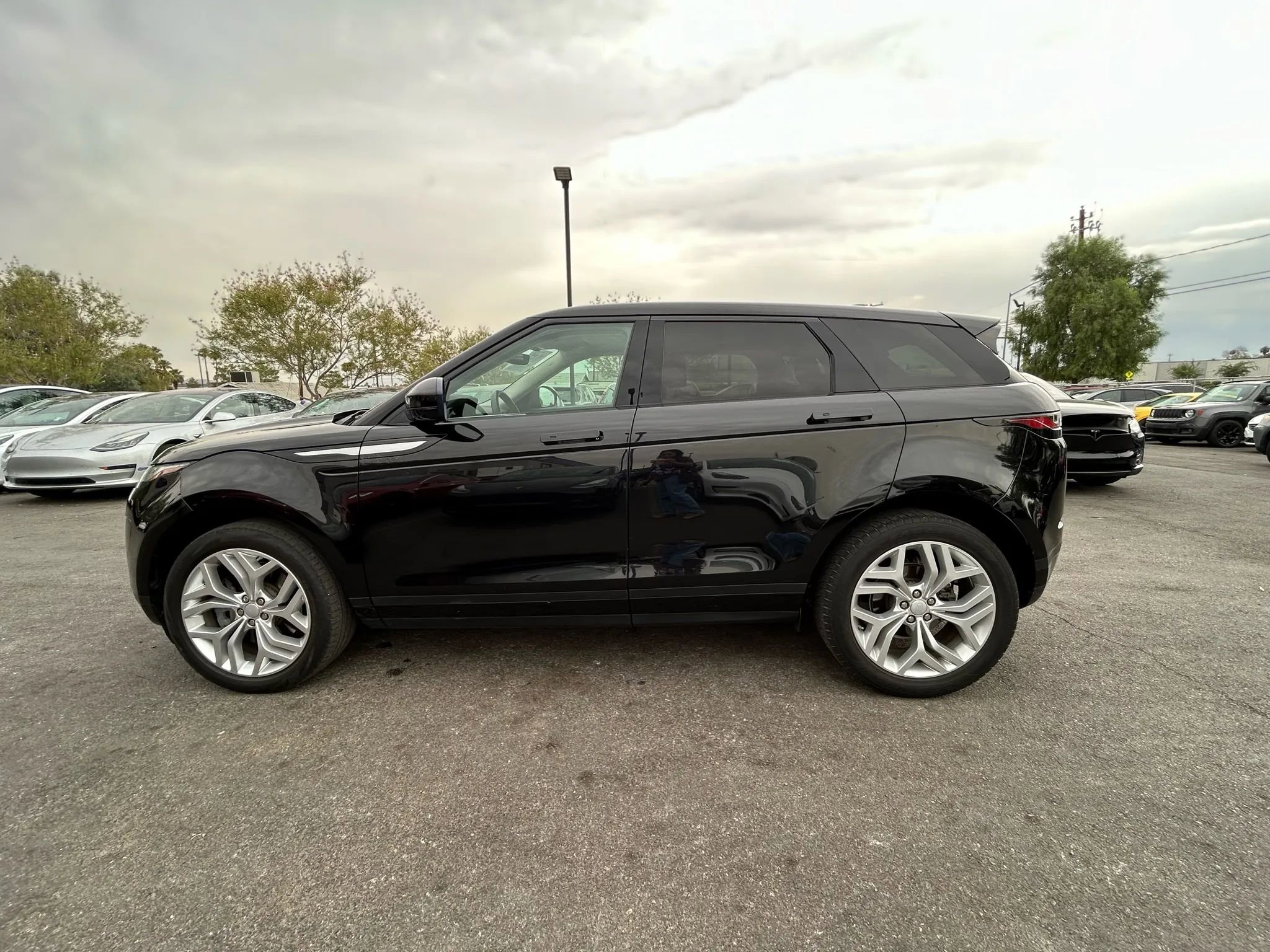 Used 2020 Land Rover Range Rover Evoque S image 6