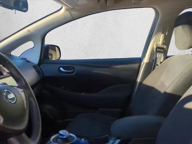 Used 2015 Nissan Leaf SV w/ LED & Quick Charge Package image 9