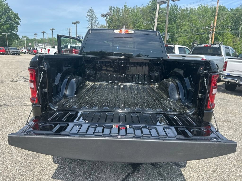 New 2026 RAM 1500 Express AWD/4WD image 29