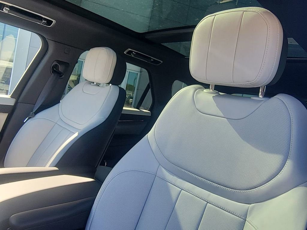 Certified 2025 Land Rover Range Rover Sport Dynamic SE image 26