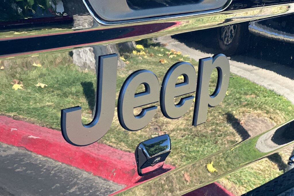 New 2026 Jeep Gladiator Sport AWD/4WD image 26