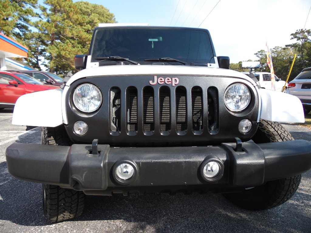 Used 2015 Jeep Wrangler Unlimited Sahara w/ Connectivity Group image 2