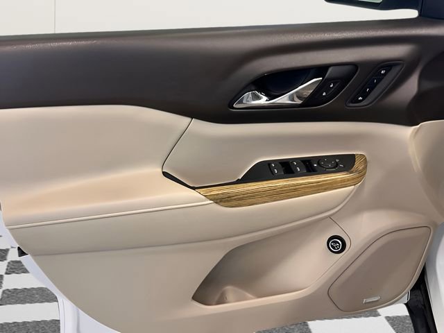 Used 2017 GMC Acadia Denali w/ Technology Package image 17