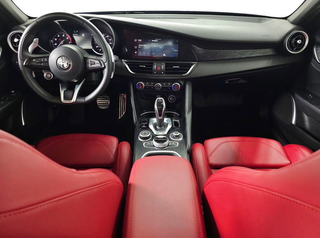 Used 2023 Alfa Romeo Giulia Sprint AWD/4WD image 14