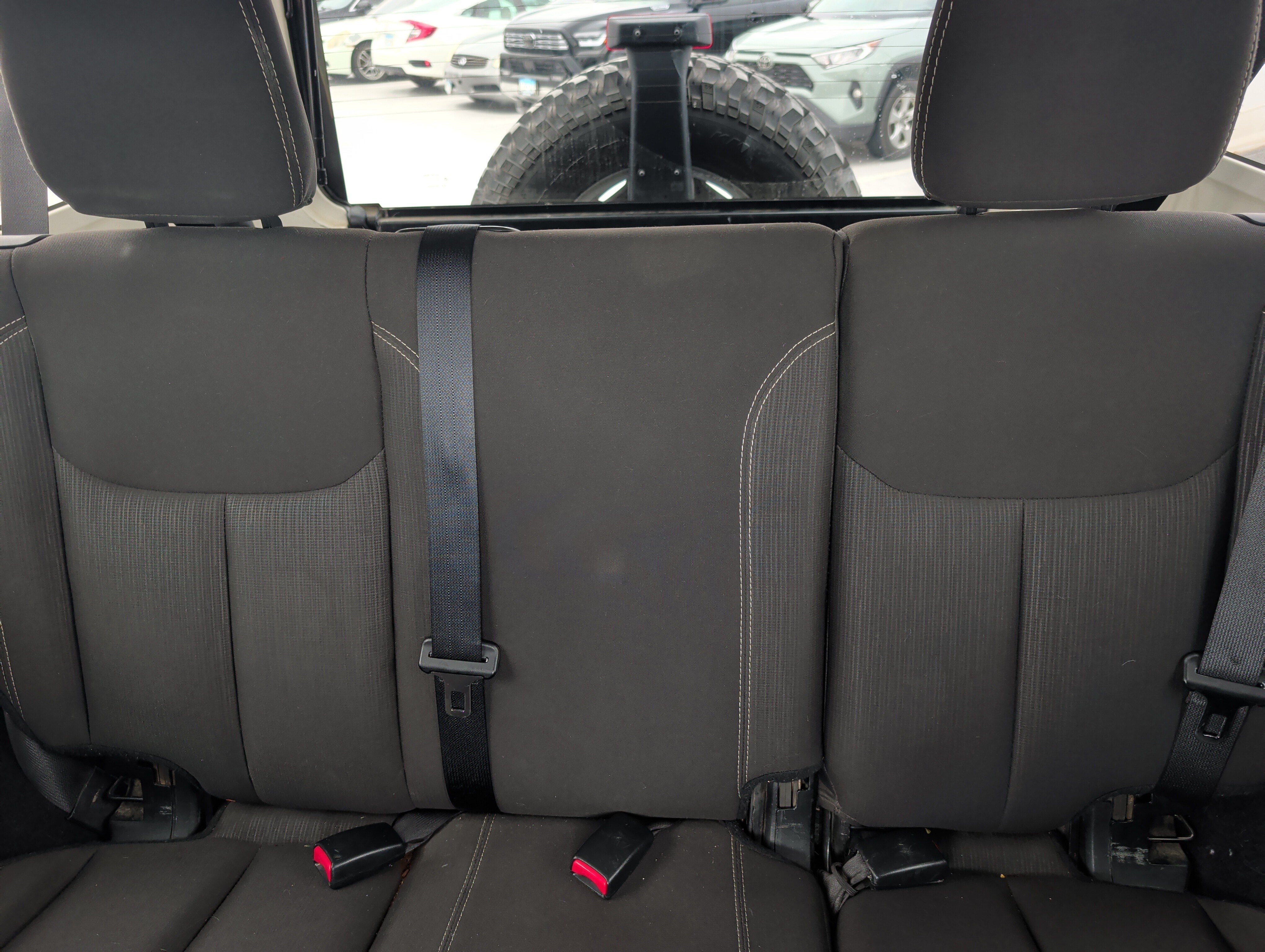 Used 2018 Jeep Wrangler Unlimited Rubicon AWD/4WD image 13