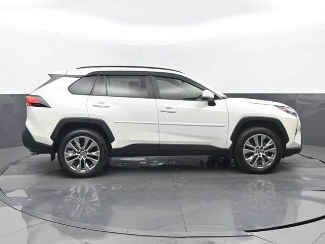 Used 2022 Toyota RAV4 XLE Premium AWD/4WD image 2