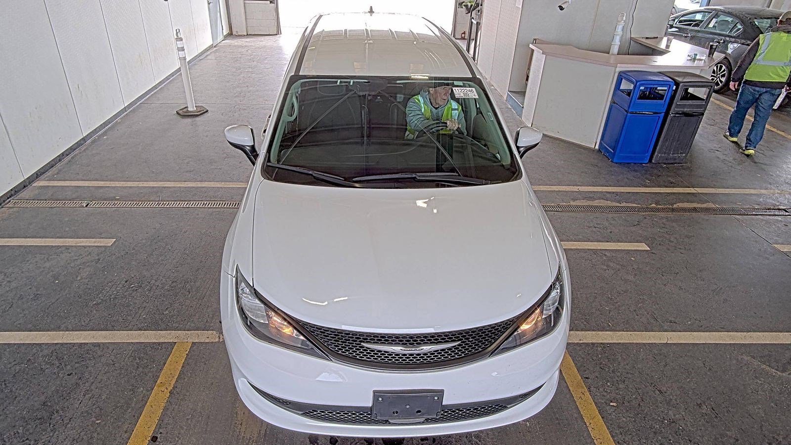 Used 2023 Chrysler Voyager LX image 4