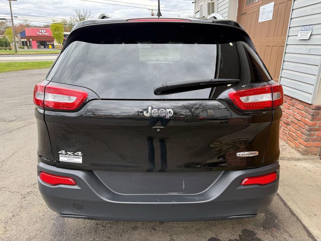 Used 2018 Jeep Cherokee Latitude Plus w/ Cold Weather Group image 4