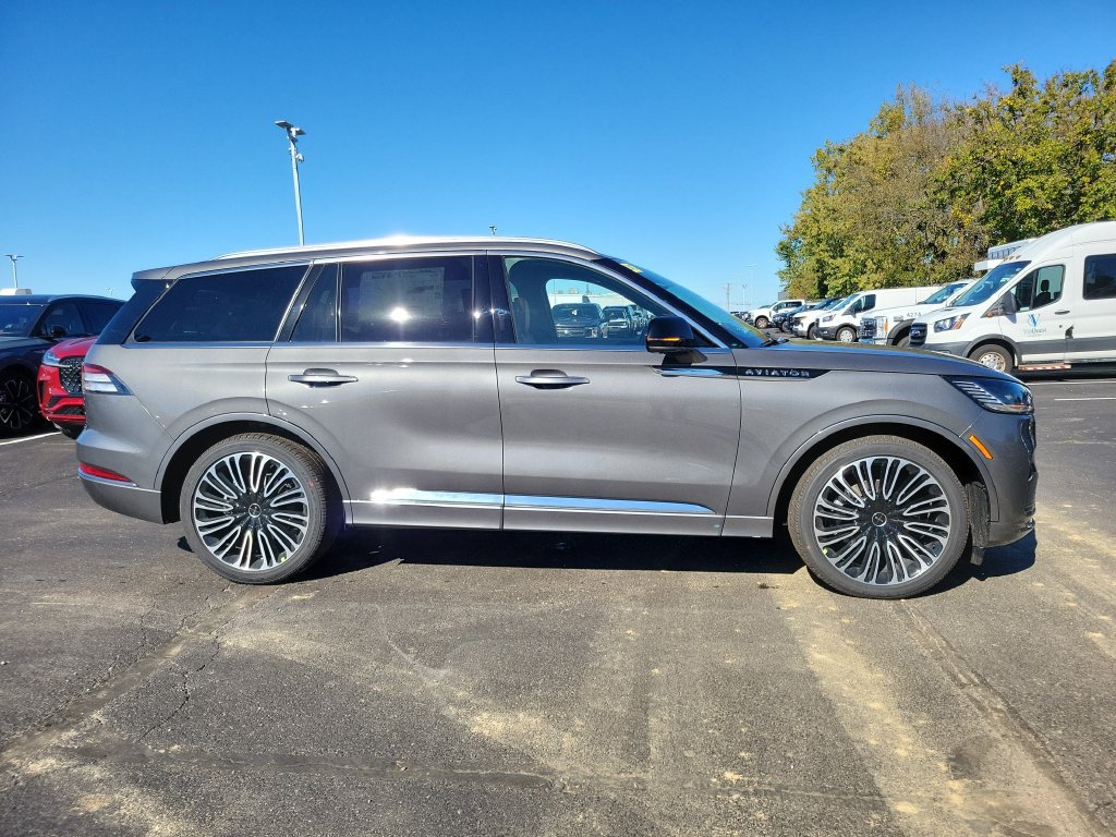 New 2027 Lincoln Aviator Black Label w/ Dynamic Handling Package AWD/4WD image 3