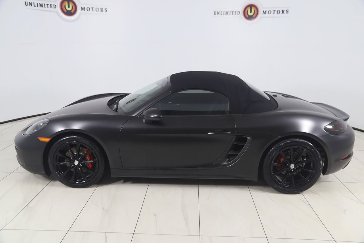 Used 2017 Porsche 718 Boxster RWD image 39