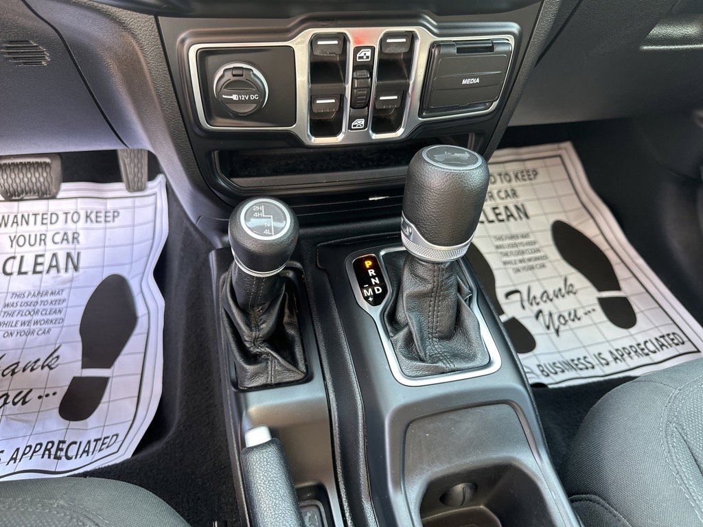 Used 2021 Jeep Wrangler Sport image 31