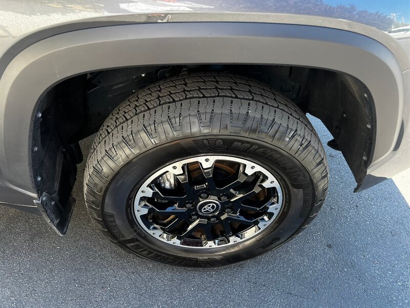 Used 2026 Toyota Tundra SR5 w/ TRD Off-Road Package AWD/4WD image 11