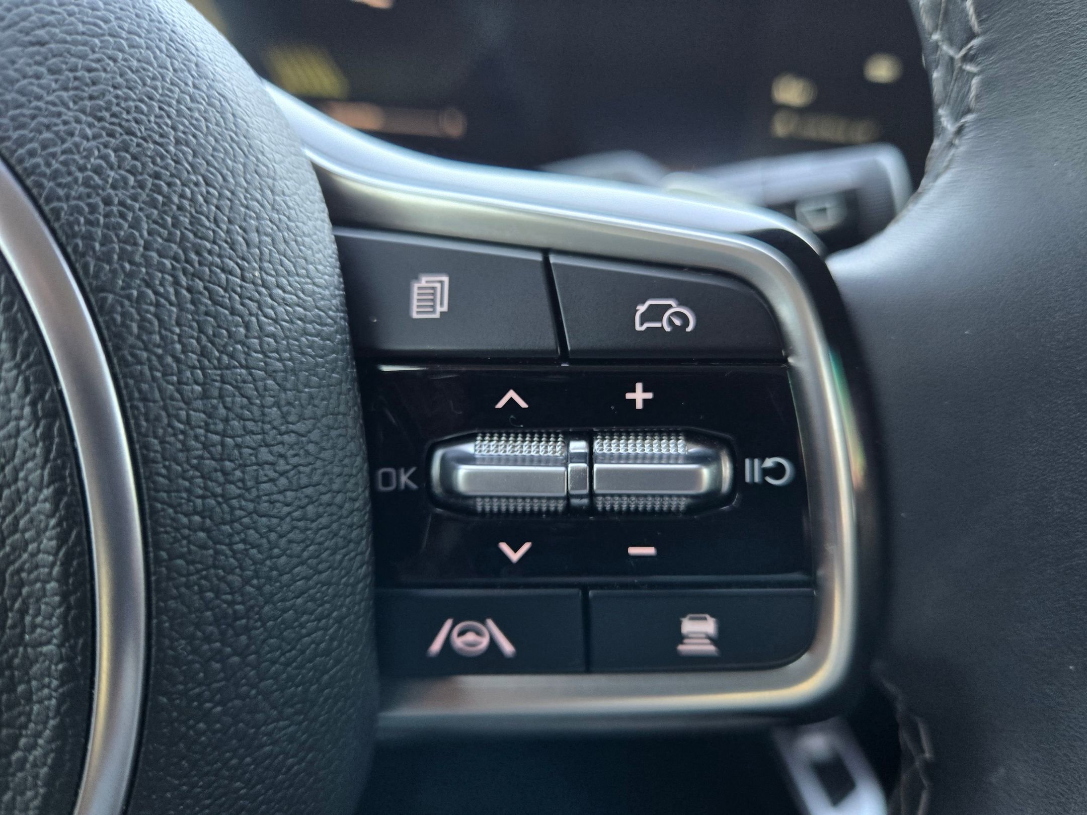 Certified 2025 Kia Sorento EX w/ EX Panoramic Sunroof Package image 25