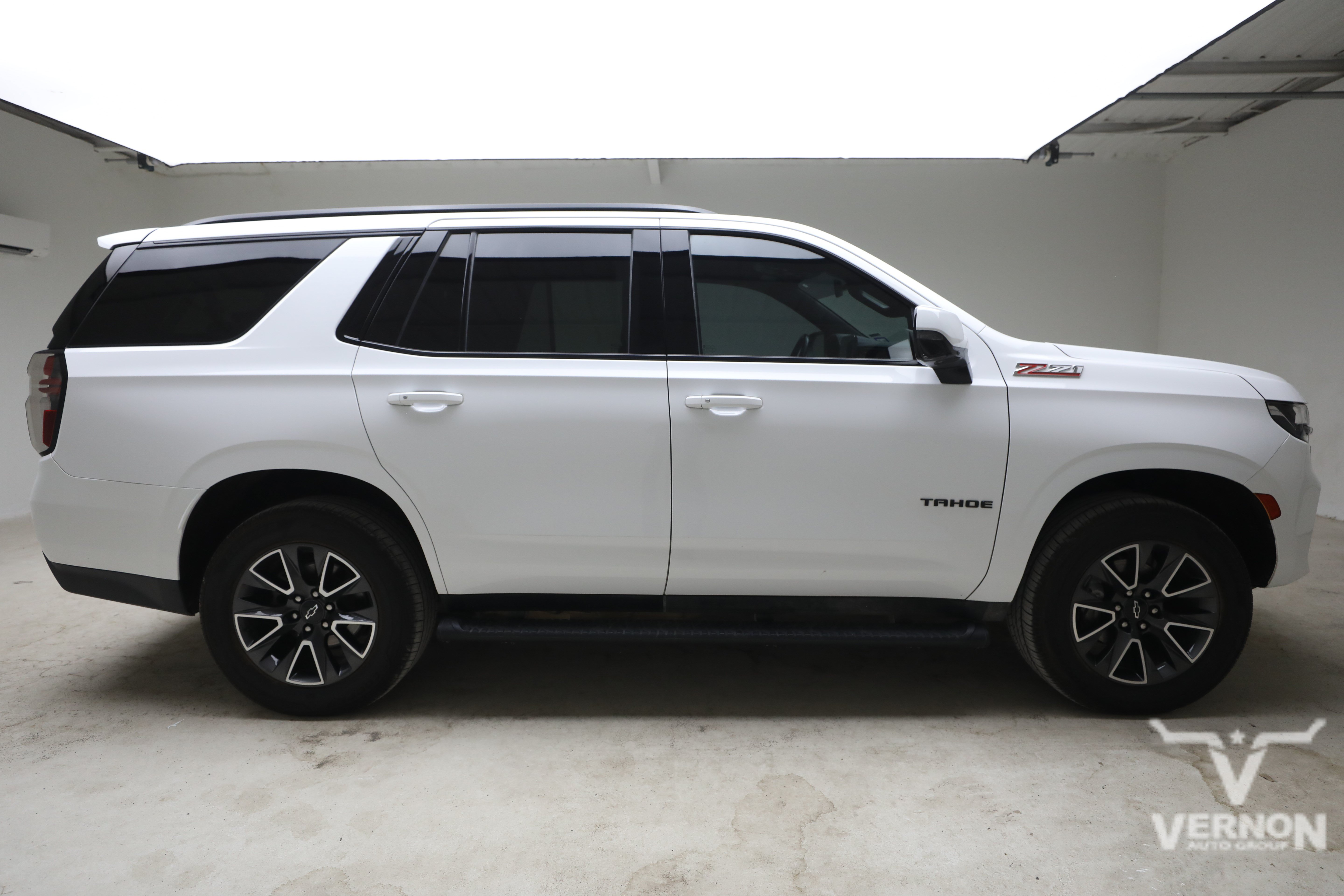 Used 2022 Chevrolet Tahoe Z71 w/ Luxury Package AWD/4WD image 6