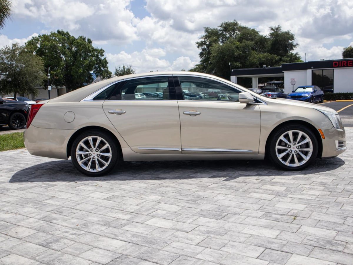 Used 2013 Cadillac XTS Premium FWD image 9