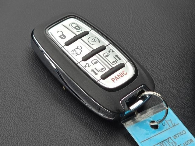 New 2027 Chrysler Pacifica Select FWD image 36
