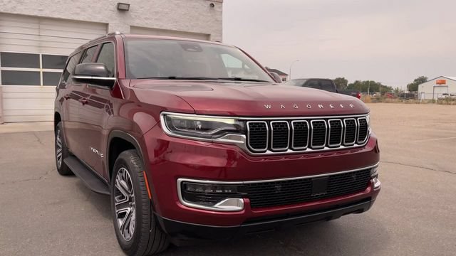 Used 2025 Jeep Wagoneer L 4WD image 4