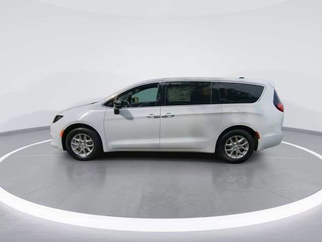 New 2025 Chrysler Voyager LX image 5