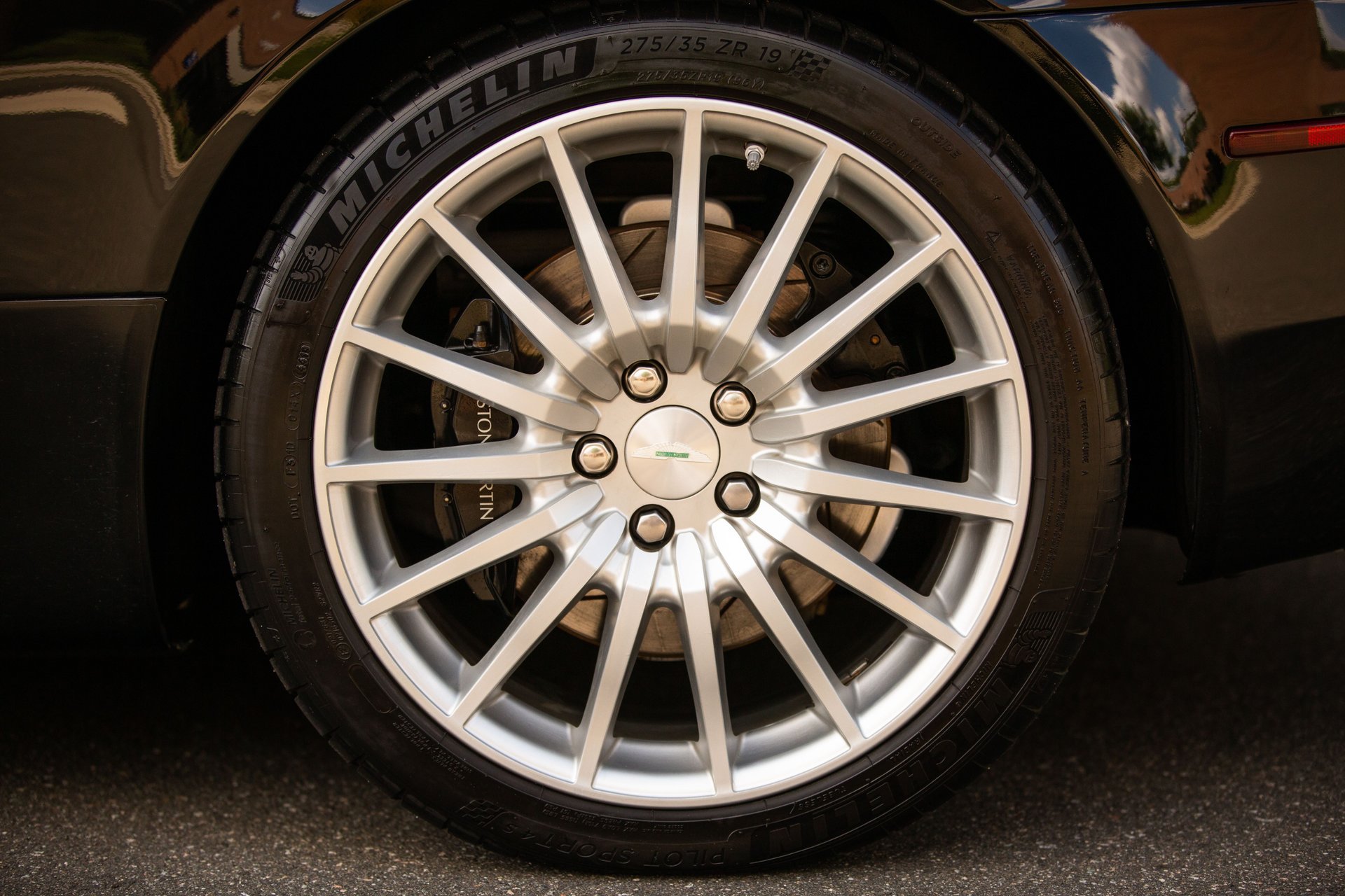Used 2007 Aston Martin DB9 Volante RWD image 32