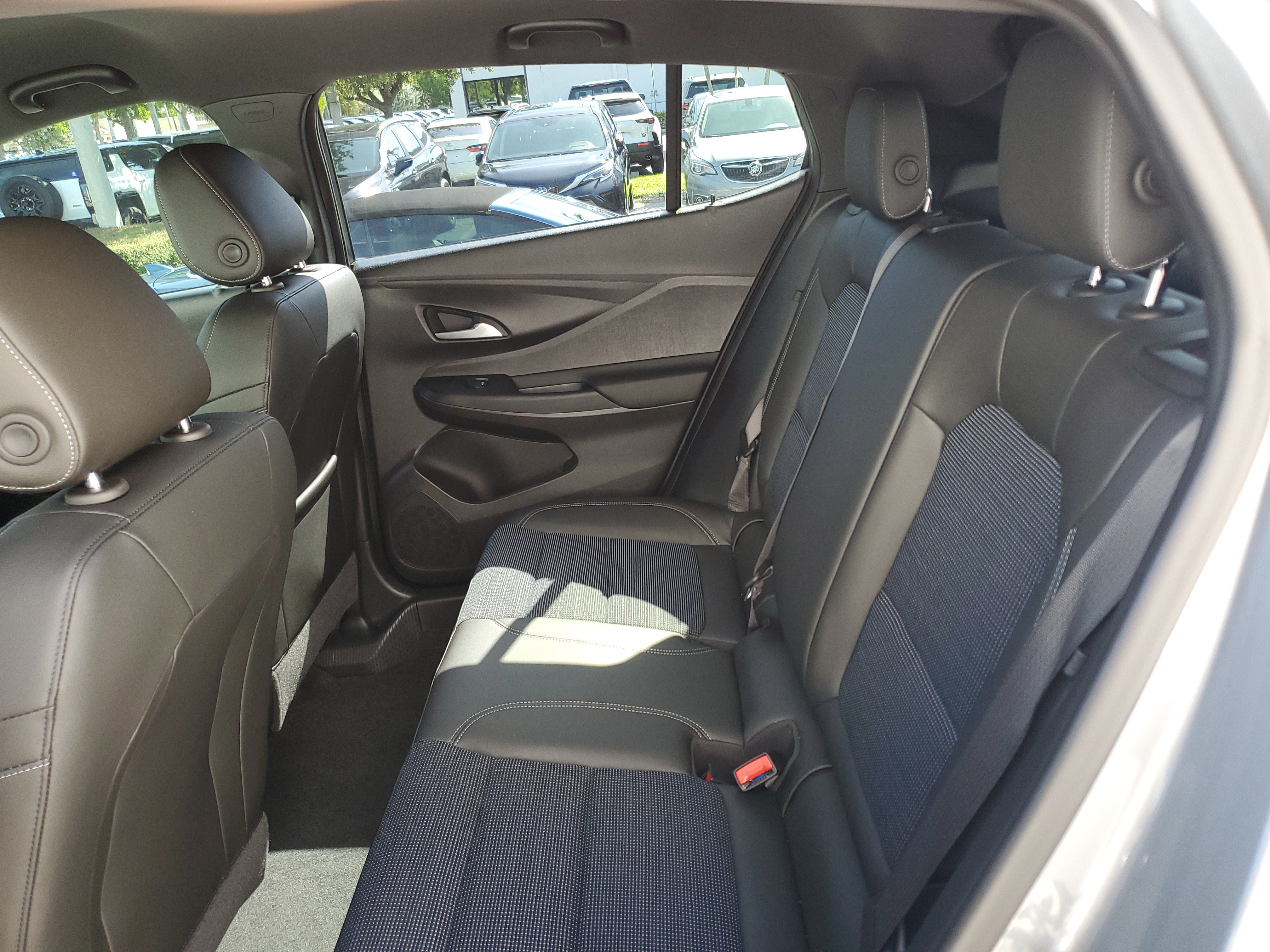 Used 2025 Buick Envista Sport Touring w/ Convenience I Package FWD image 13