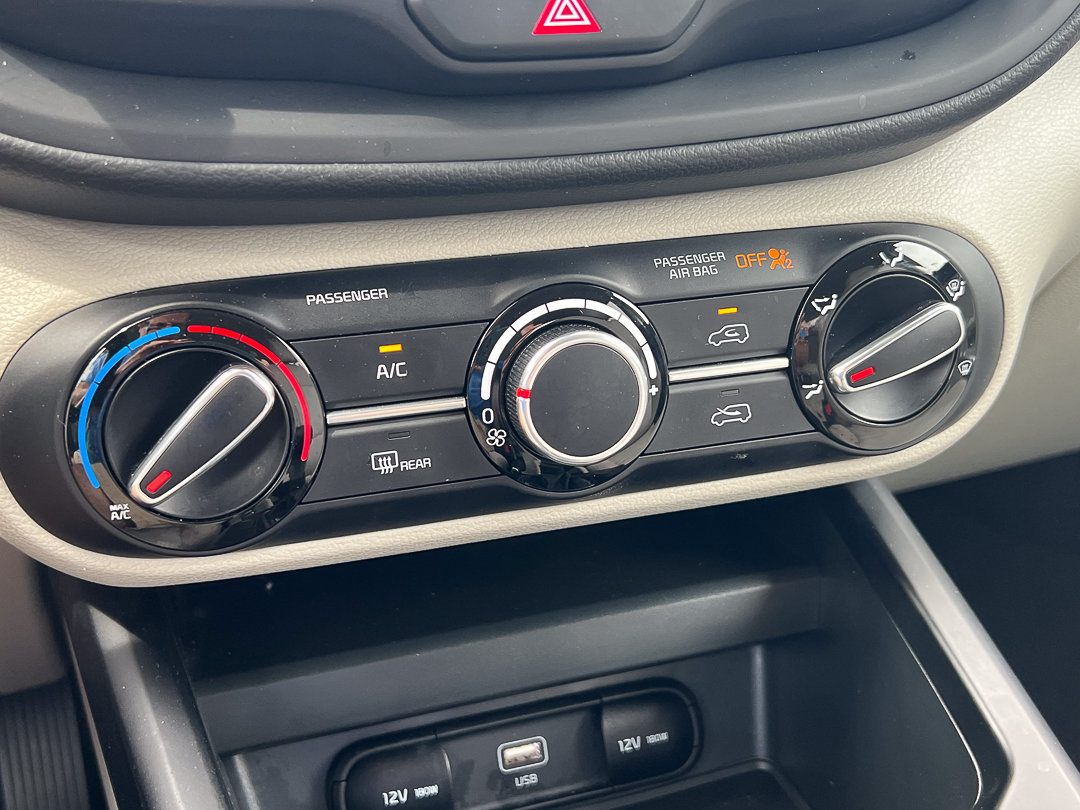 Used 2023 Kia Soul LX w/ LX Technology Package FWD image 21