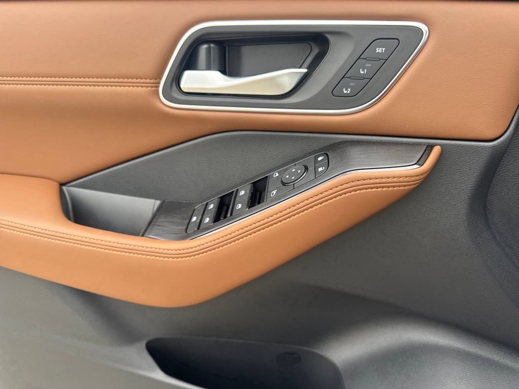 New 2026 Nissan Rogue Platinum w/ Platinum Premium Package image 18