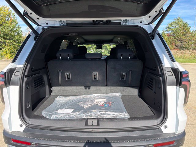 New 2027 Chevrolet Traverse LT w/ Sun and Wheel Package AWD/4WD image 30