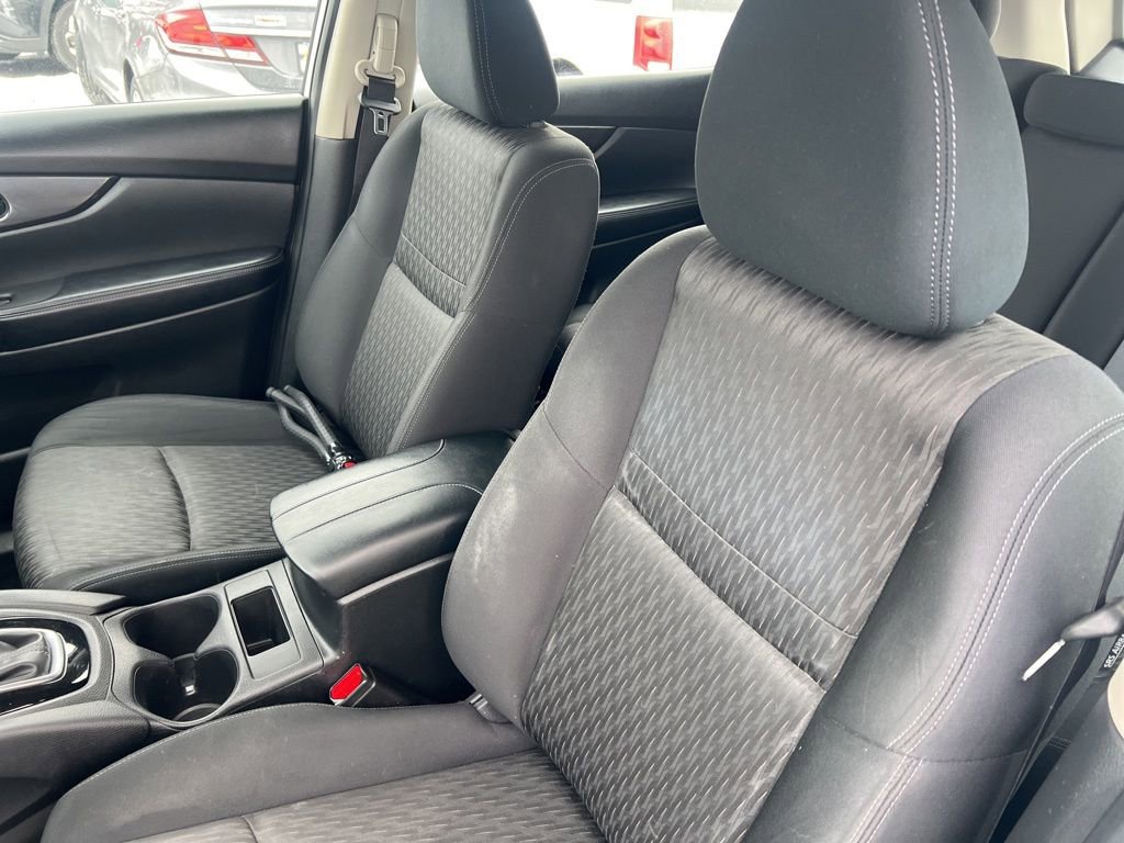 Certified 2020 Nissan Rogue S image 5