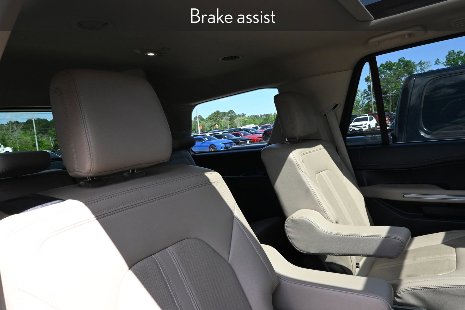 Used 2024 Ford Expedition Limited image 40