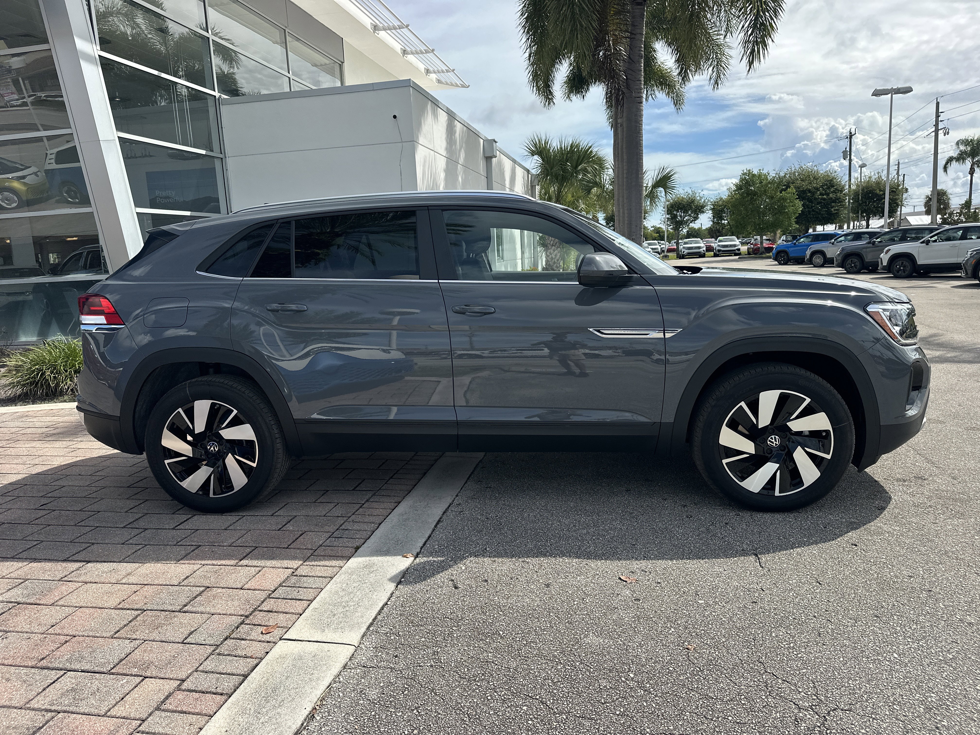 New 2026 Volkswagen Atlas Cross Sport SE image 5
