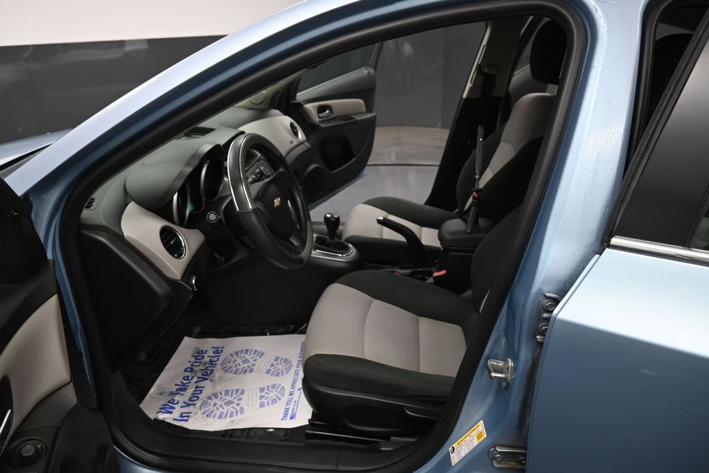 Used 2012 Chevrolet Cruze LS FWD image 27