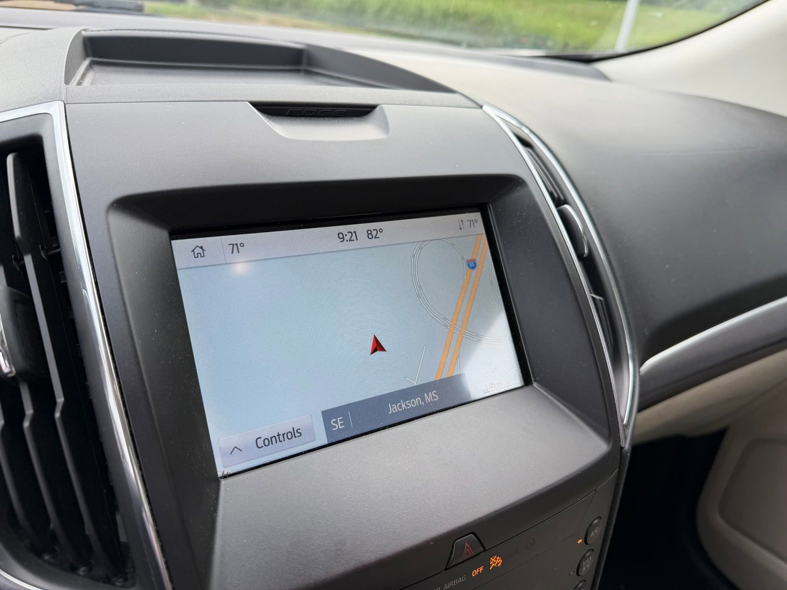 Used 2020 Ford Edge Titanium FWD image 7