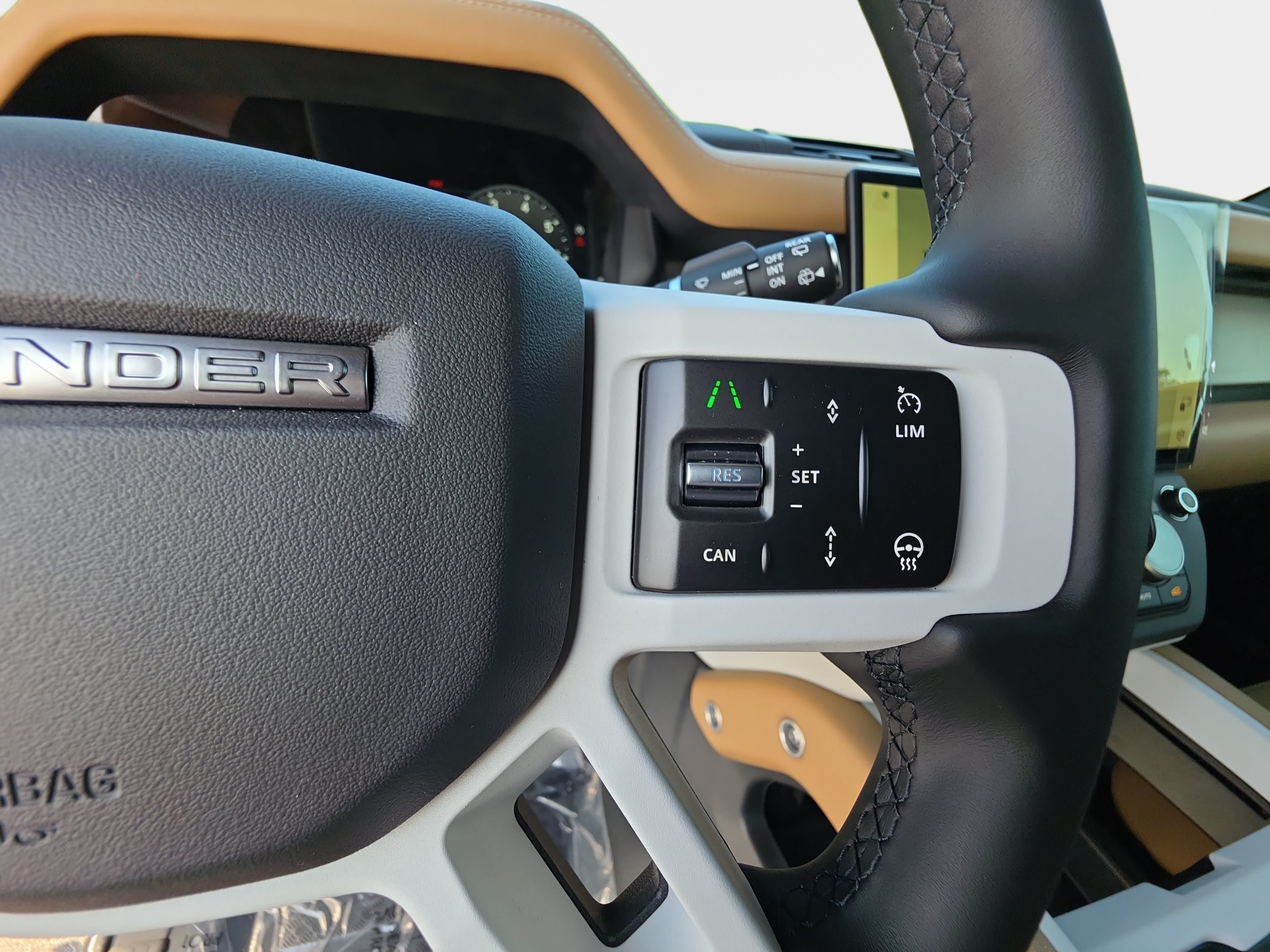 New 2026 Land Rover Defender 110 X-Dynamic SE AWD/4WD image 17