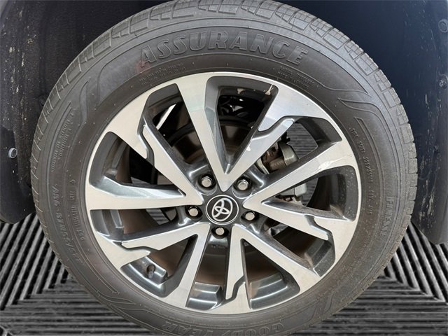 Used 2022 Toyota Corolla Cross XLE image 31