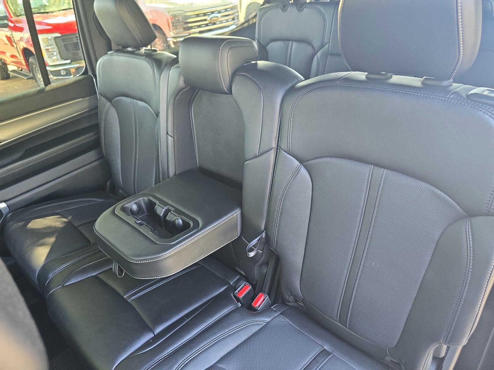 Used 2023 Jeep Wagoneer Series II AWD/4WD image 15