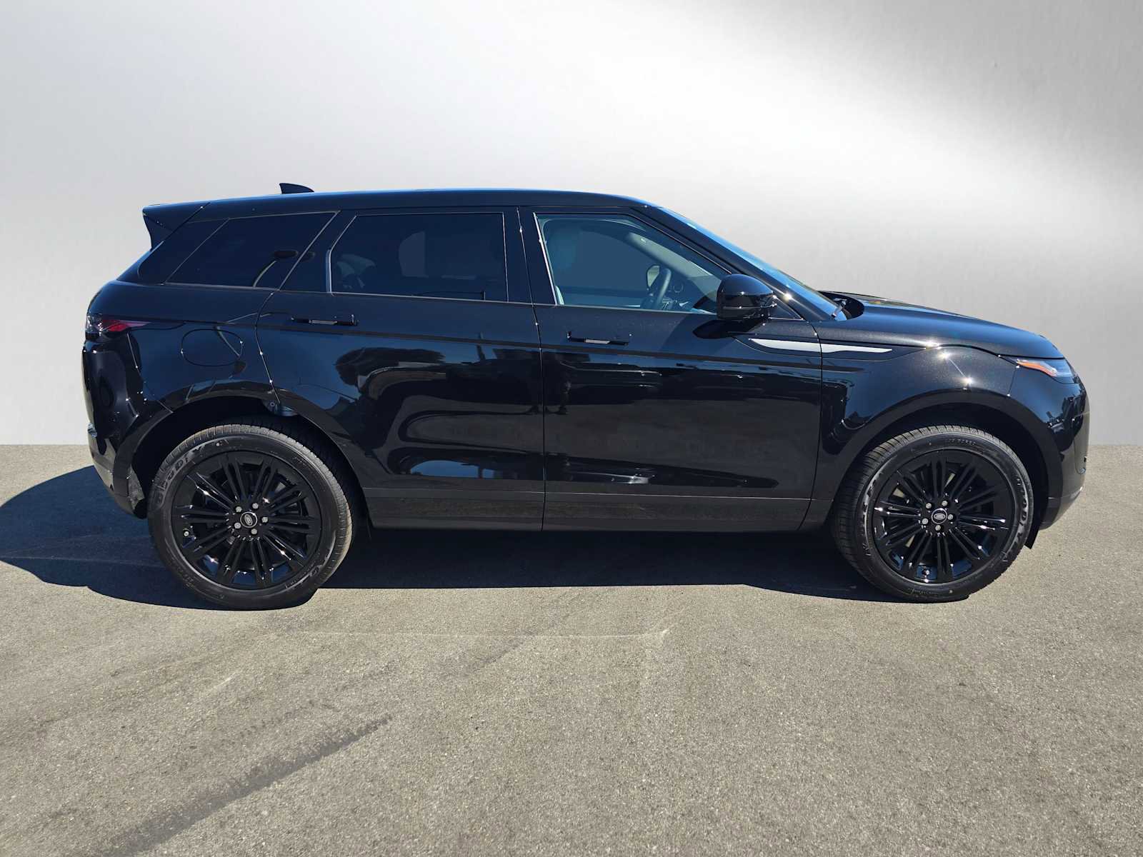 New 2026 Land Rover Range Rover Evoque S image 2