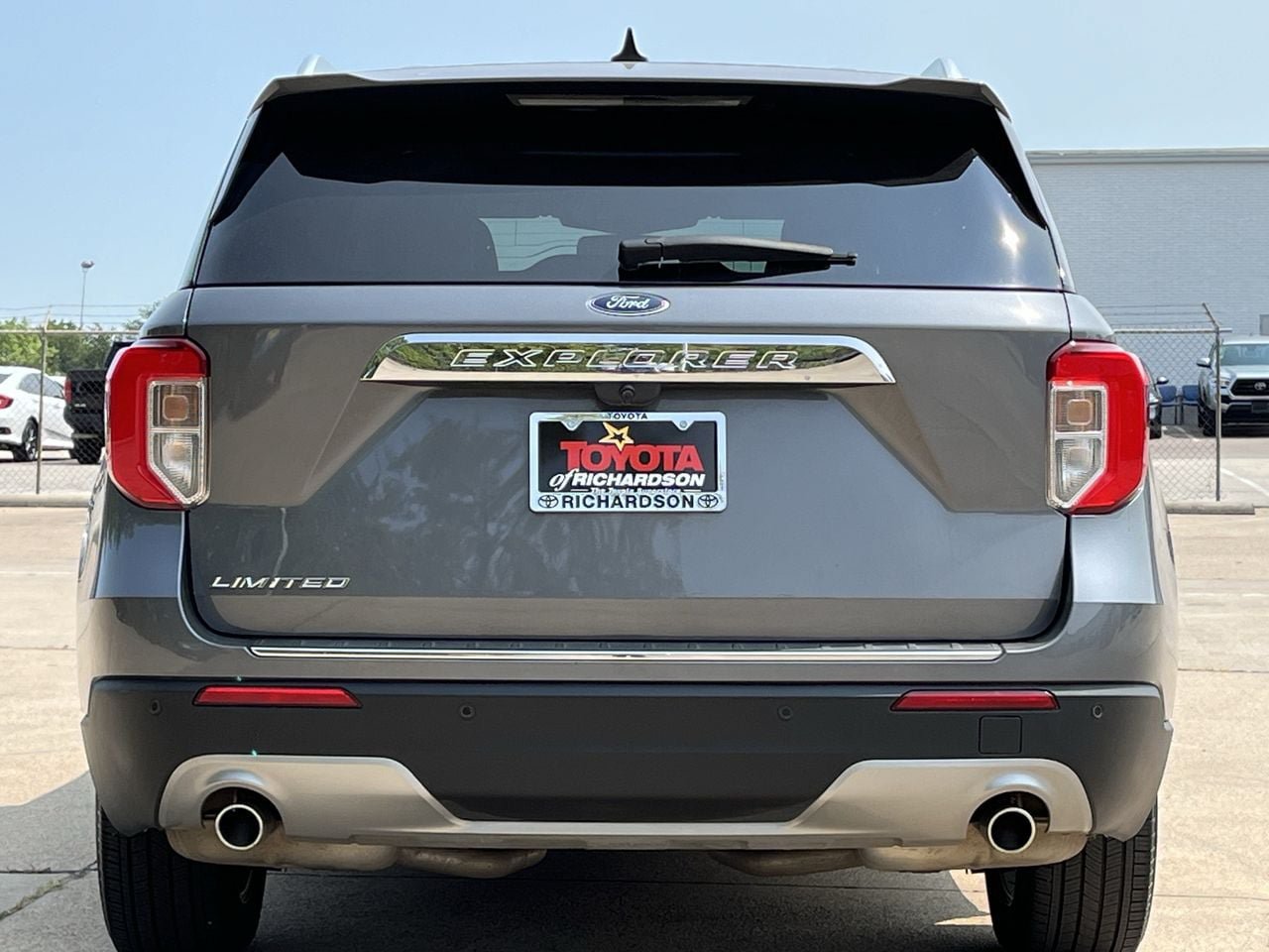 Used 2024 Ford Explorer Limited w/ Limited Technology Package RWD image 5