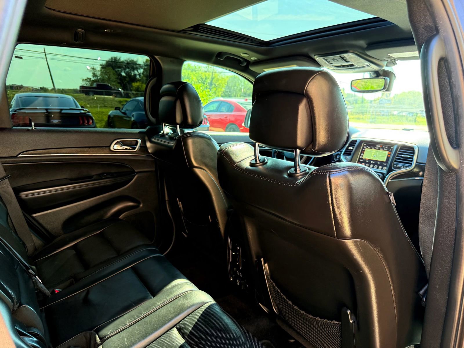 Used 2018 Jeep Grand Cherokee Limited w/ Luxury Group II image 43