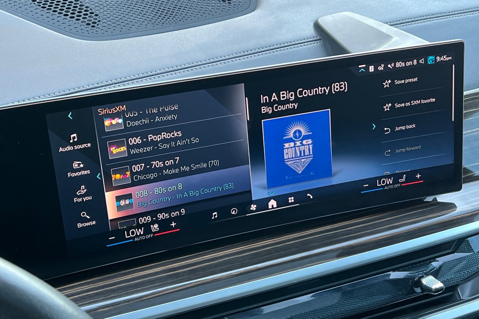 Used 2025 BMW X7 xDrive40i w/ Climate Comfort Package image 25