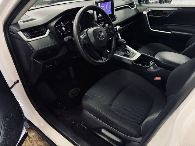Used 2024 Toyota RAV4 LE image 15