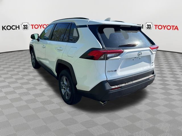 Used 2025 Toyota RAV4 XLE AWD/4WD image 6