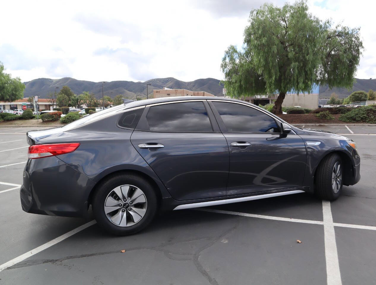 Used 2017 Kia Optima Premium image 8